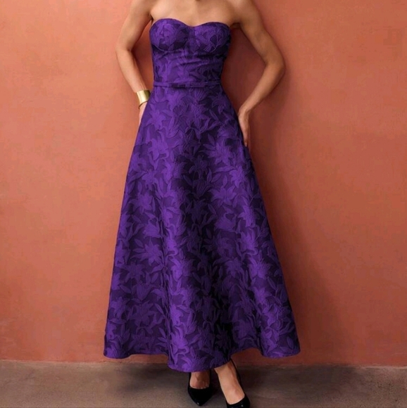 FLORAL EMBROIDERY FLARED TUBE DRESS - Picture 3 of 4